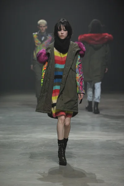 Look 76